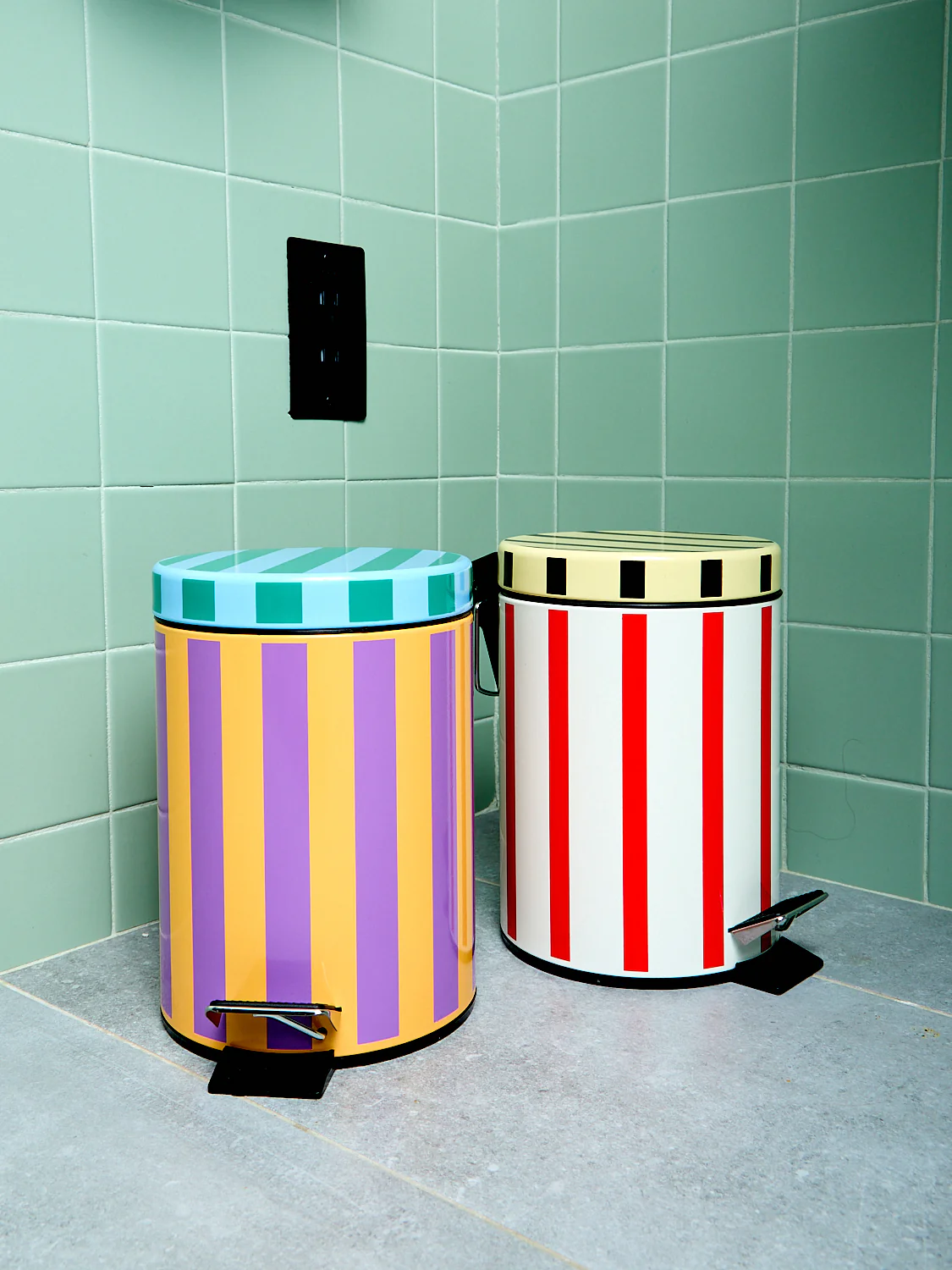 Bathroom Trash Bin - Image 2