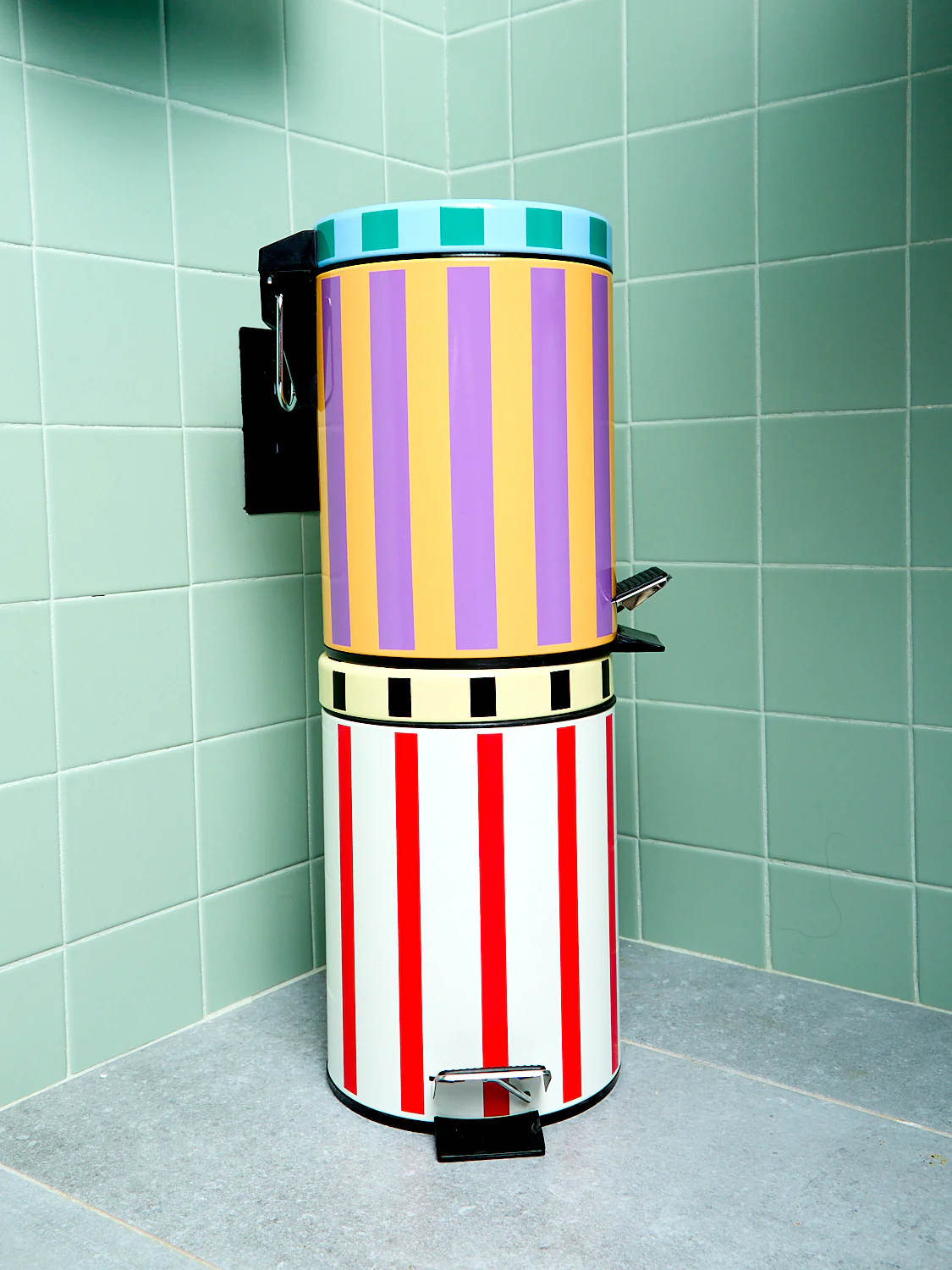 Bathroom Trash Bin - Image 3