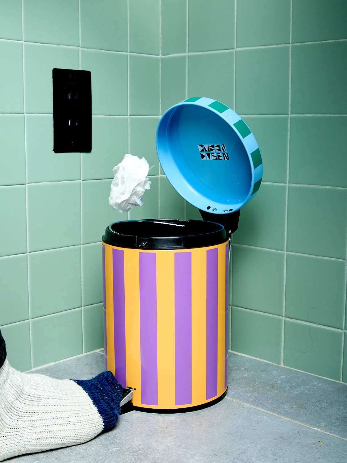Bathroom Trash Bin - Image 5