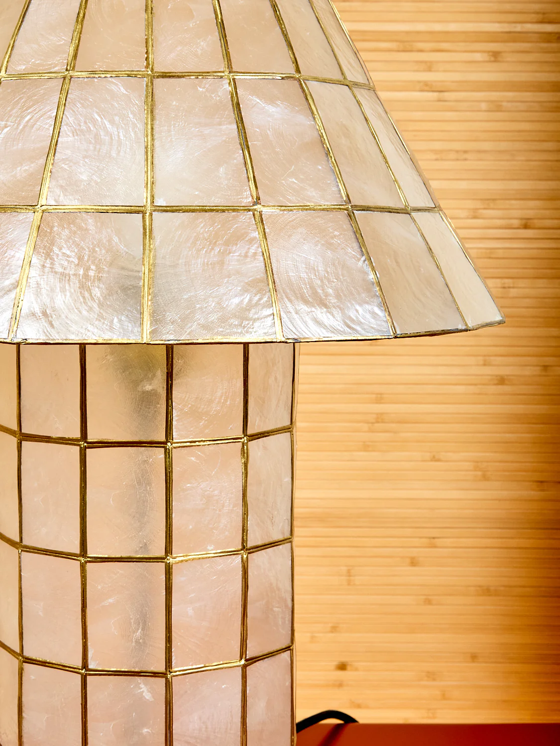 Mother of Pearl Table Lamp - Image 4