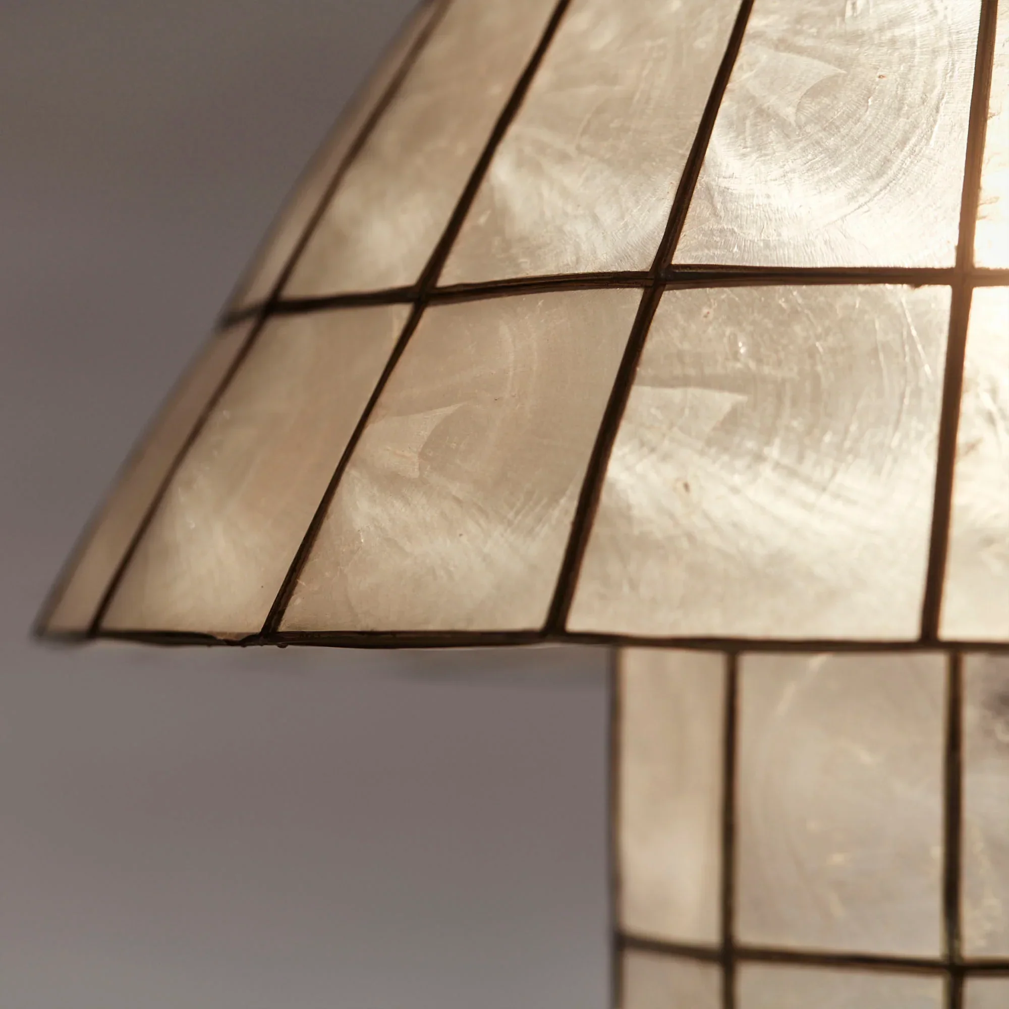 Mother of Pearl Table Lamp - Image 7