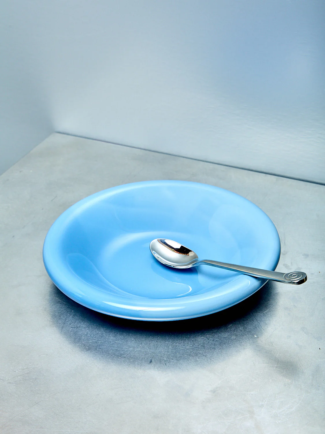 Dinner Dish / Medium Serving Bowl - Image 5