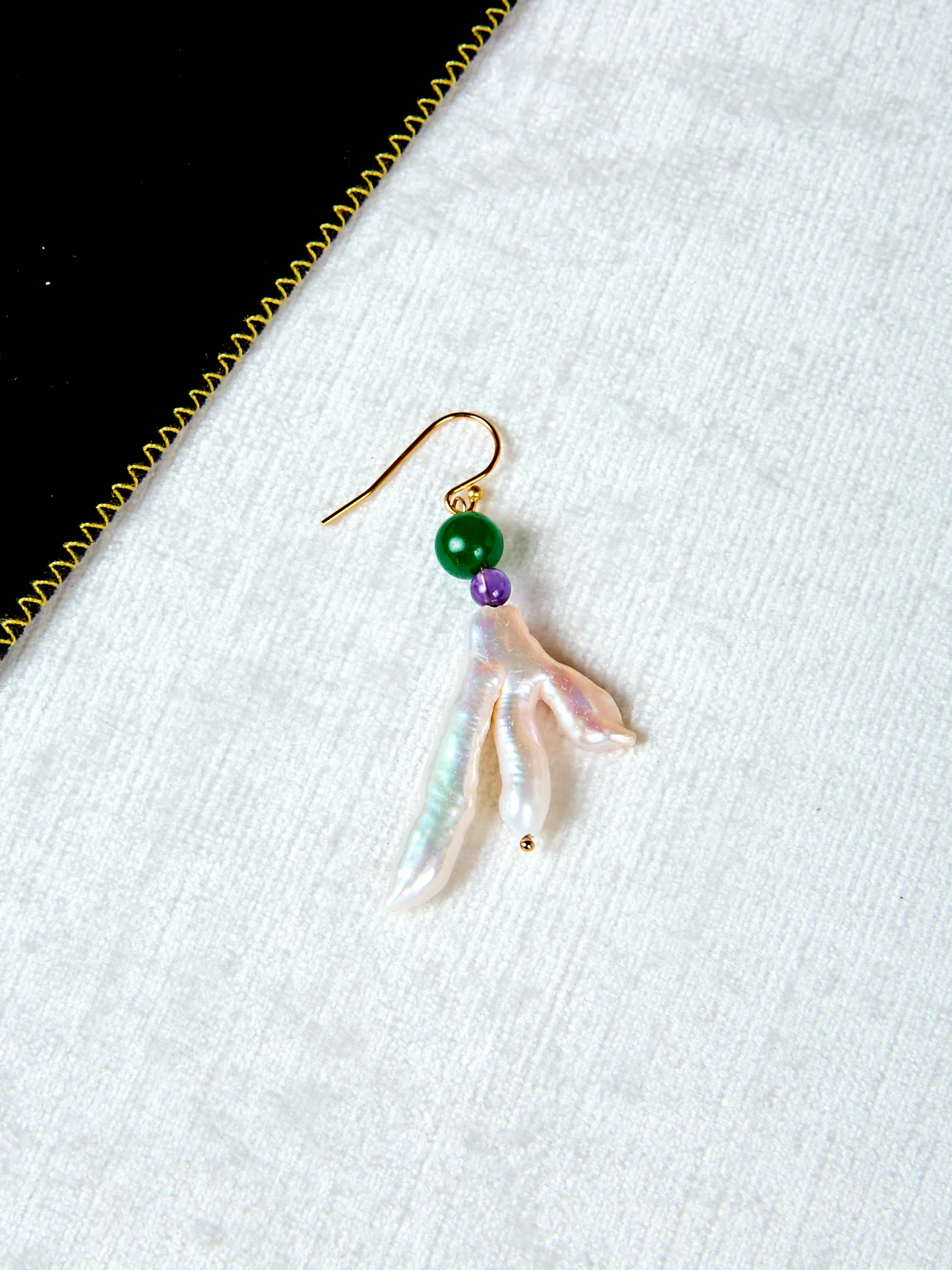 Host Earrings with Chicken Feet Pearl and Gems - Image 4