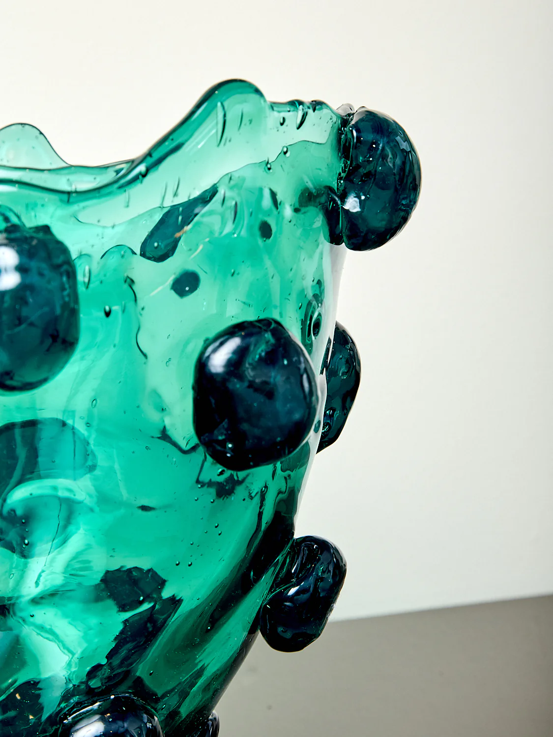 Large Nugget Vessel in Green - Image 4