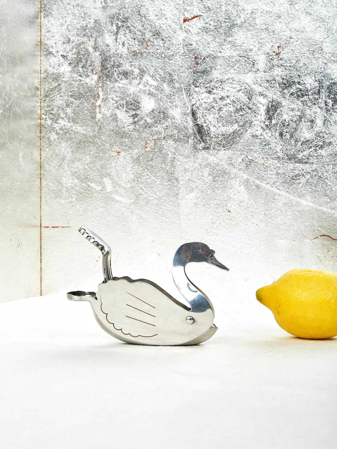 Swan Lemon Squeezer - Image 3