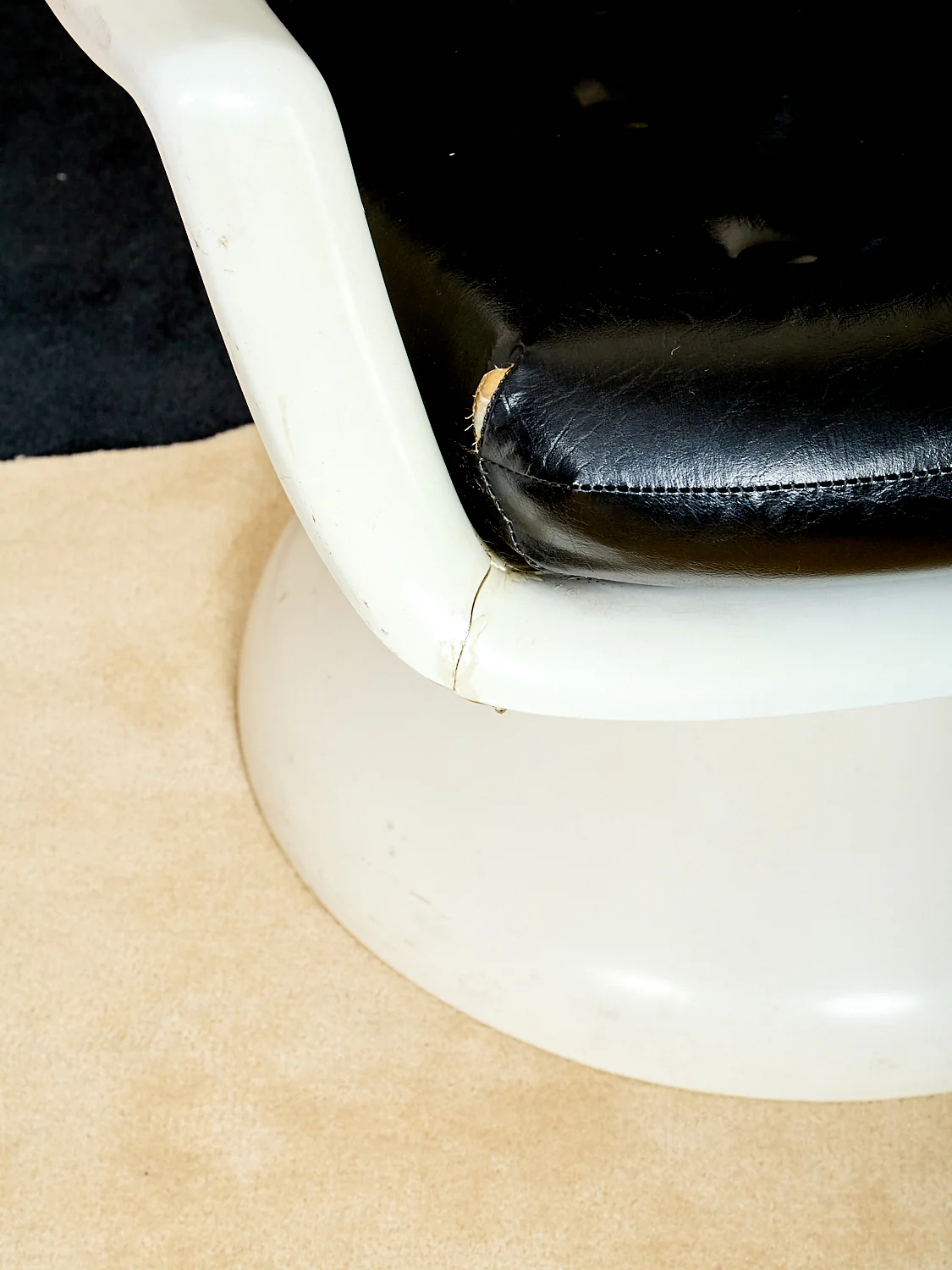 Space Age Italian Armchair - Image 5
