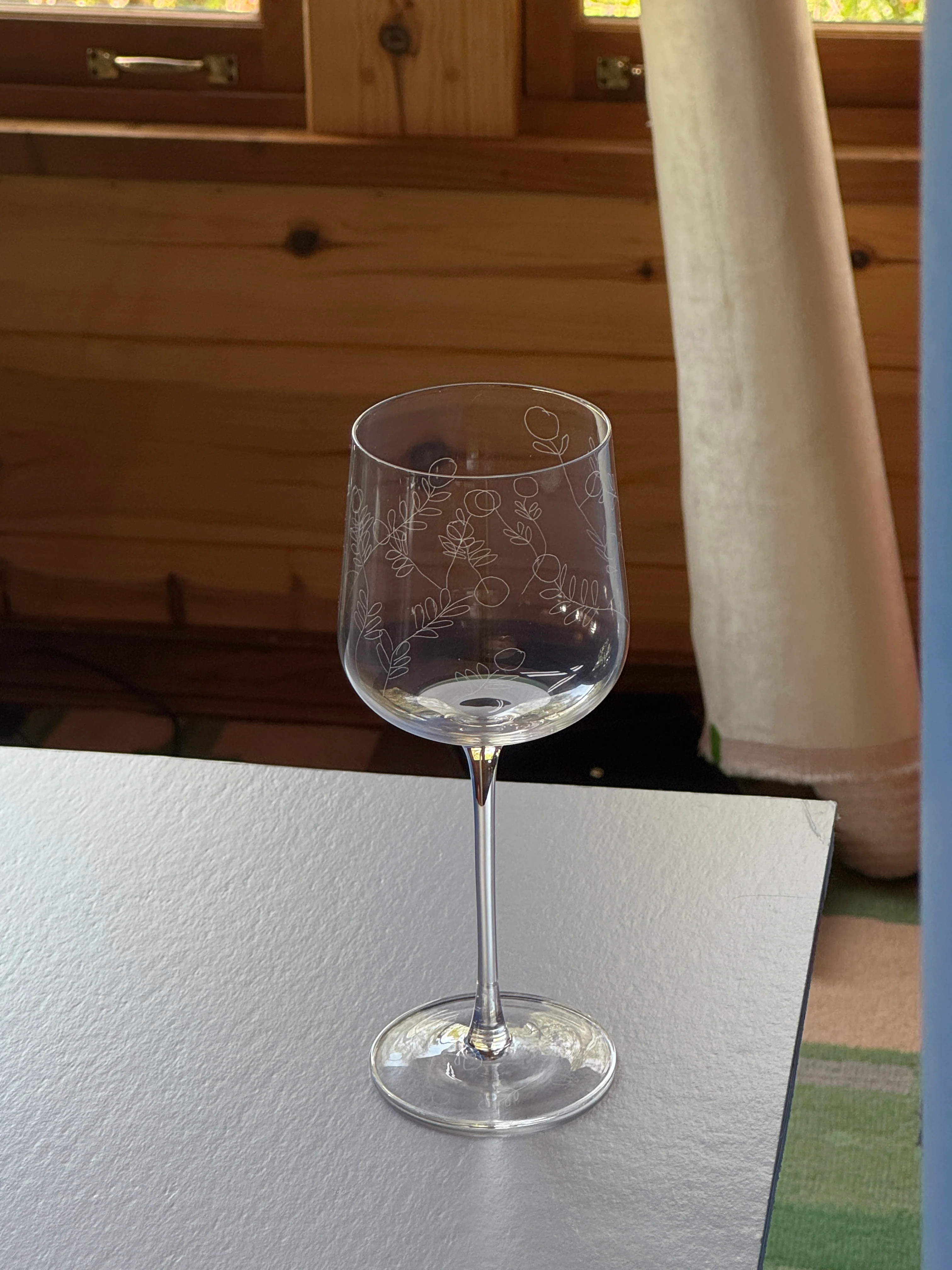 Set of 4 Wine Glasses - Image 3